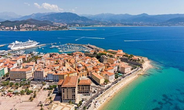 Résidence de vacances à Ajaccio : séjourner dans la cité impériale et son golfe